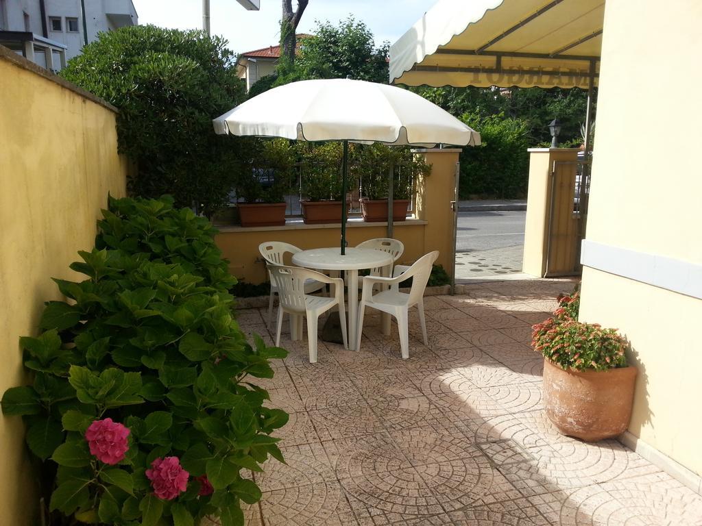 Hotel Margot Lido di Camaiore Esterno foto